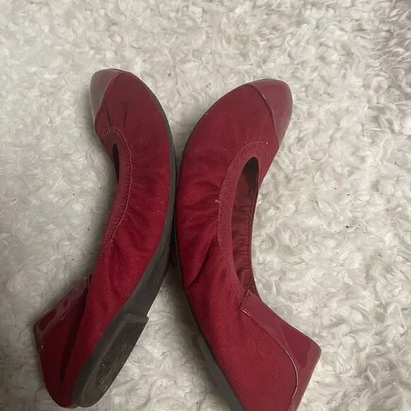 Dexflex Comfort Fabric & synthetic red patent slip on flats round toe SZ7.5 - Picture 7 of 9
